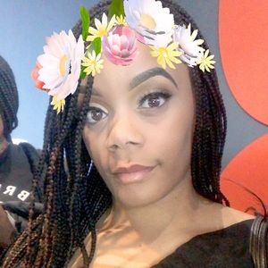 Meet your Posher, Lakima